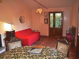 Farmhouse With Spacious Garden and Pool