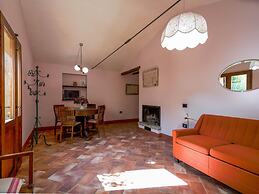 Farmhouse With Spacious Garden and Pool