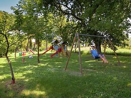 Farmhouse With Spacious Garden and Pool