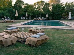 Farmhouse With Spacious Garden and Pool