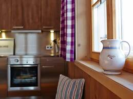 Suite Beech Modern Retreat