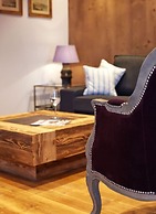 Suite Beech Modern Retreat