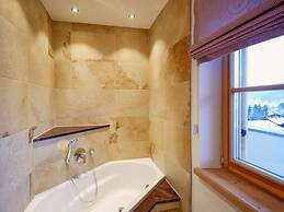 Suite Beech Modern Retreat