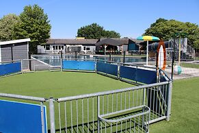 Chalet With Pond View in Gelderland