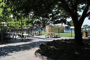 Chalet With Pond View in Gelderland