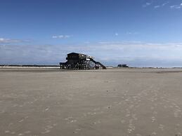 Bi de Kark Modern Retreat