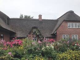 Bi de Kark Modern Retreat