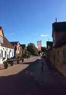 Bi de Kark Modern Retreat