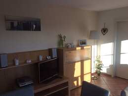 Bi de Kark Modern Retreat