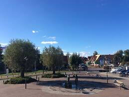 Bi de Kark Modern Retreat