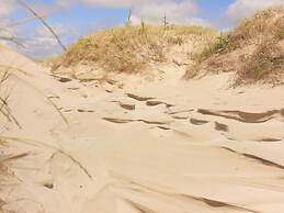 Bi de Kark Modern Retreat