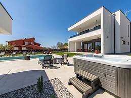 Zen Comfortable Holiday Residence