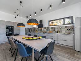 Zen Comfortable Holiday Residence