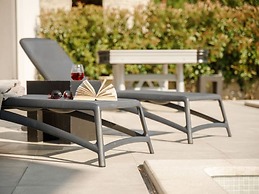 Zen Comfortable Holiday Residence