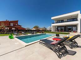 Zen Comfortable Holiday Residence