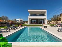 Zen Comfortable Holiday Residence