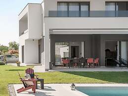 Zen Comfortable Holiday Residence