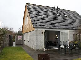 Nice Holiday Home 200m. From the Beach