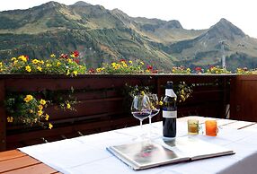 Modern Apartment With Swimming Pool in Damuls