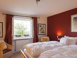 Holiday Apartment Garden Suite