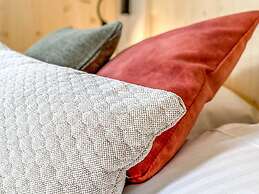 Modern Holiday Home With sun Shower