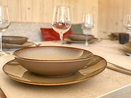 Modern Holiday Home With sun Shower