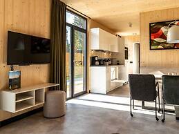 Modern Holiday Home With sun Shower