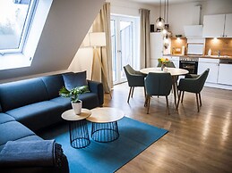 Narrow Luzin Modern Retreat
