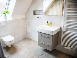 Narrow Luzin Modern Retreat