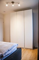 Narrow Luzin Modern Retreat