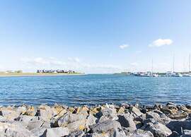 Nice Holiday Home With Garden Near Beach