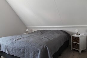 Nice Holiday Home With Garden Near Beach