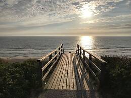 Hoppe 1 Modern Retreat