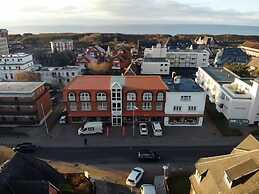 Hoppe 1 Modern Retreat