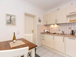 Hoppe 1 Modern Retreat