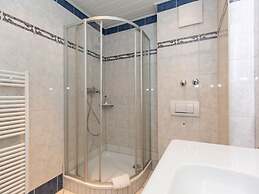 Hoppe 1 Modern Retreat