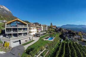 Apartment Pink Lady 1