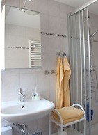 Chudzik Modern Retreat