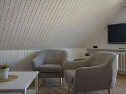 Langeness Modern Retreat