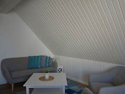 Langeness Modern Retreat