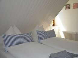 Langeness Modern Retreat