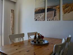 Langeness Modern Retreat