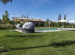 Villa Benedetto Comfortable Holiday Residence