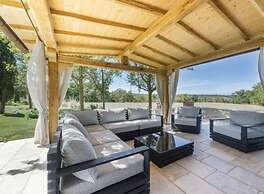 Villa Benedetto Comfortable Holiday Residence