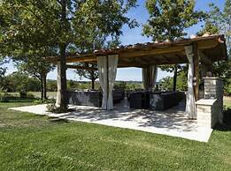 Villa Benedetto Comfortable Holiday Residence