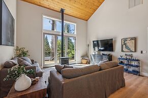 Serene Arnold Cabin Rental W/ Deck & Fire Pit! 3 Bedroom Home by RedAw