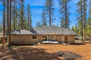 Serene Arnold Cabin Rental W/ Deck & Fire Pit! 3 Bedroom Home by RedAw