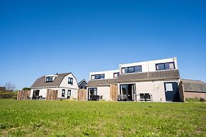 Holiday Home on Texel With Garden Terrace