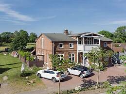 Apartment Pond View Comfortable Vacation Home