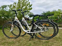 Apartment Pond View Comfortable Vacation Home